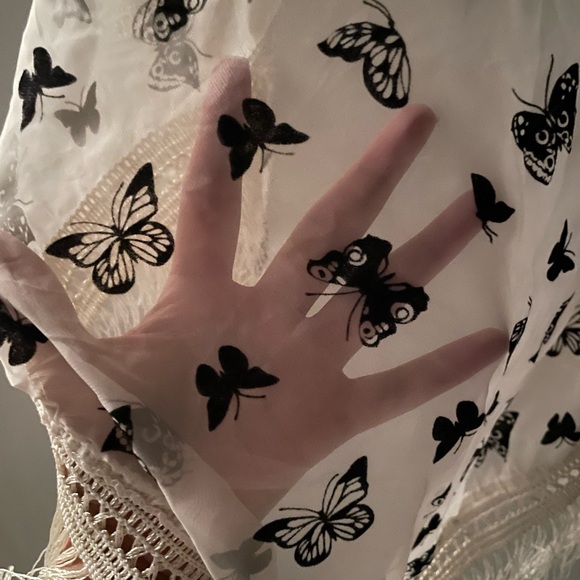 Butterfly scarf - Picture 3 of 4